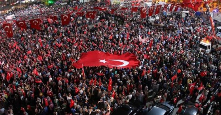 7 Ağustos Pazar günü Demokrasi Meydanındayız